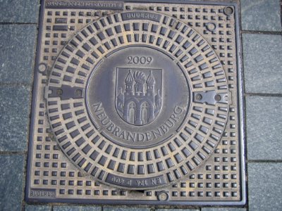 Neubrandenburg Kanaldeckel 2009