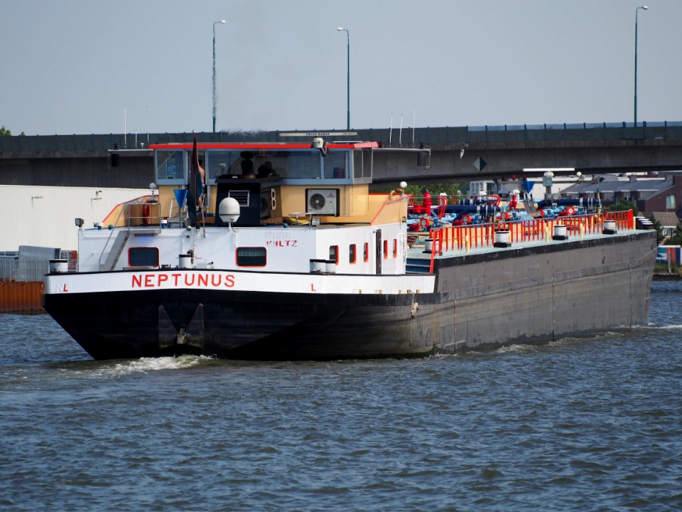 Neptunus (ship, 1987) - ENI 02318139, Amsterdam-Rijn kanaal, pic6