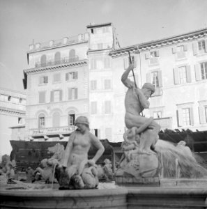 Neptunusfontein op de Piaza Navona, Bestanddeelnr 254-5493