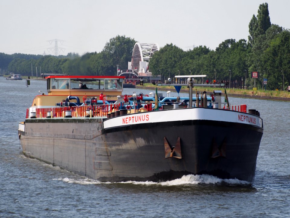 Neptunus (ship, 1987) - ENI 02318139, Amsterdam-Rijn kanaal, pic1
