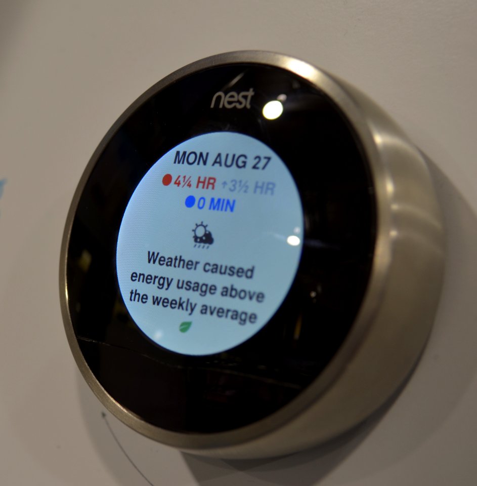 Nest Learning Thermostat (cropped)