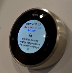 Nest Learning Thermostat (cropped)