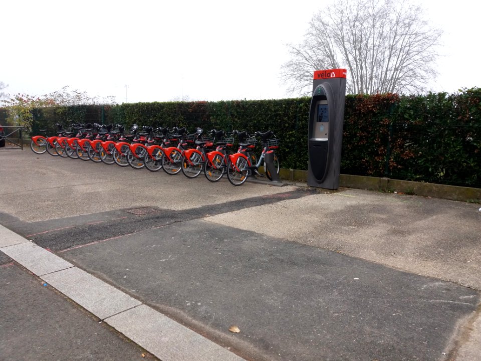 Neuville-sur-Saône - Route de Lyon - Station Vélo'v 34002
