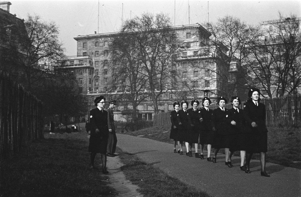 Netherland Women's Auxiliary Corps (Vrijwillig Vrouwen Hulpkorps VHK), Bestanddeelnr 935-3446