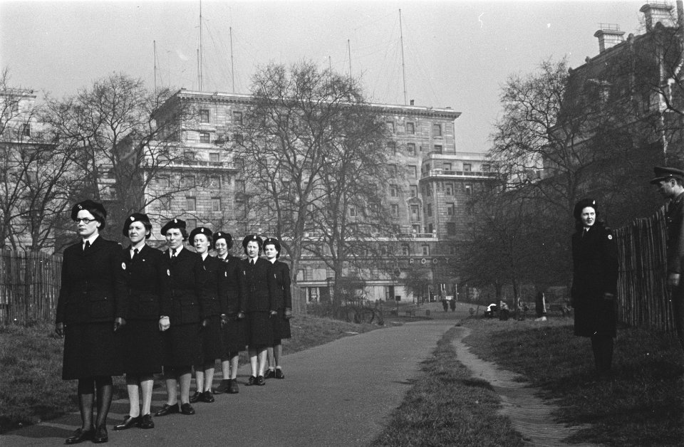 Netherland Women's Auxiliary Corps (Vrijwillig Vrouwen Hulpkorps VHK), Bestanddeelnr 935-3431