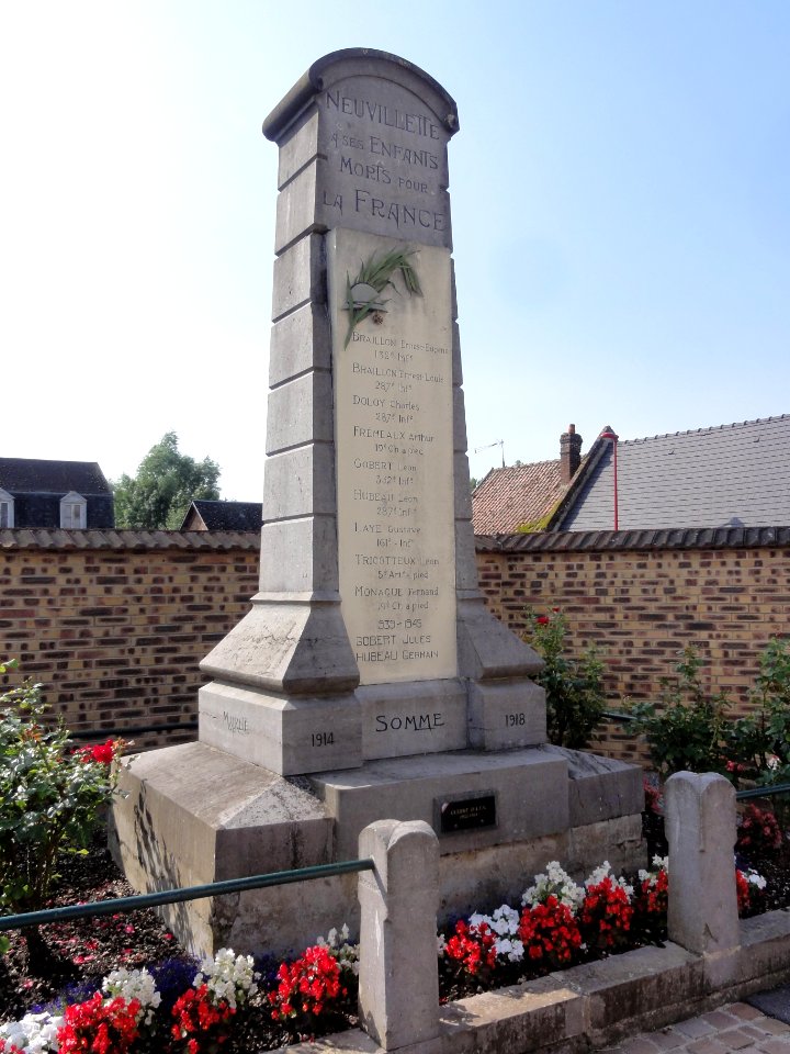 Neuvillette (Aisne) monument aux morts