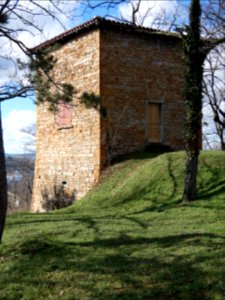 Neuville-sur-Saône - Tour de l'Écho - Côté est (2)