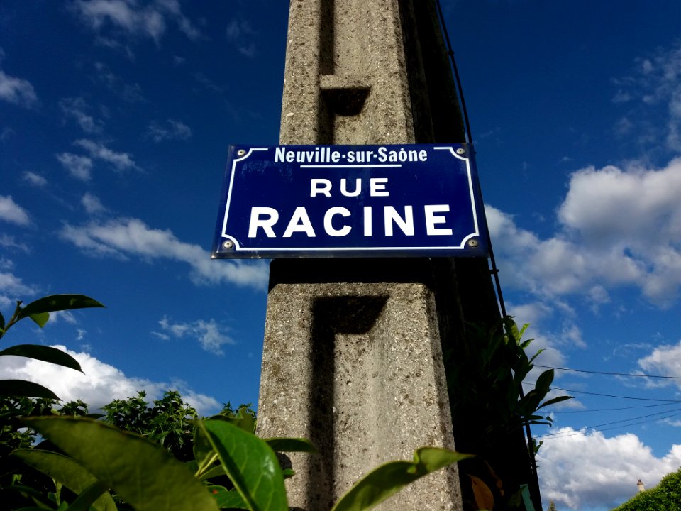 Neuville-sur-Saône - Rue Racine, plaque