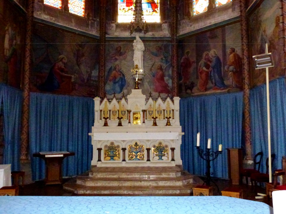 Neuvizy (Ardennes) Église Notre-Dame, autel
