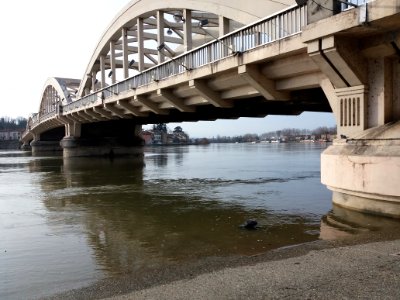 Neuville-sur-Saône - Pont de Neuville - Saône débordant sur la quai