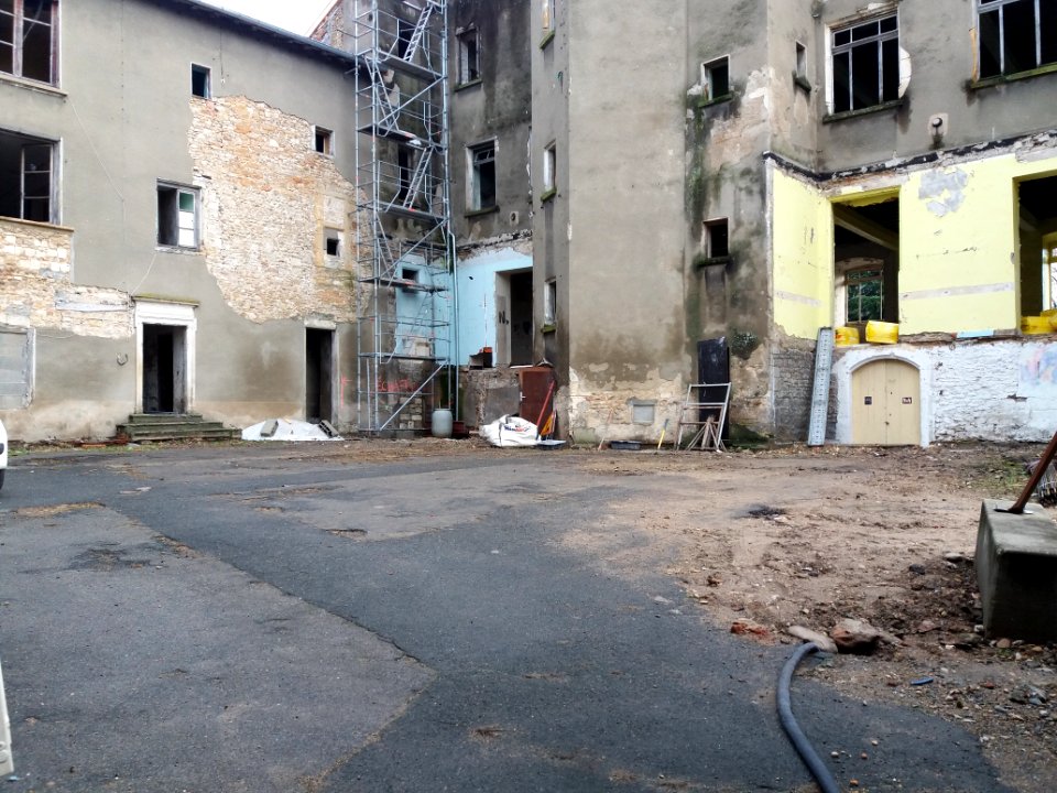 Neuville-sur-Saône - Place Eugène Carré - Depuis la montée du Vieux Château