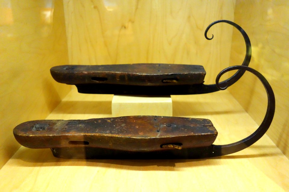 Netherlands ice skates, 19th century - Bata Shoe Museum - DSC00252