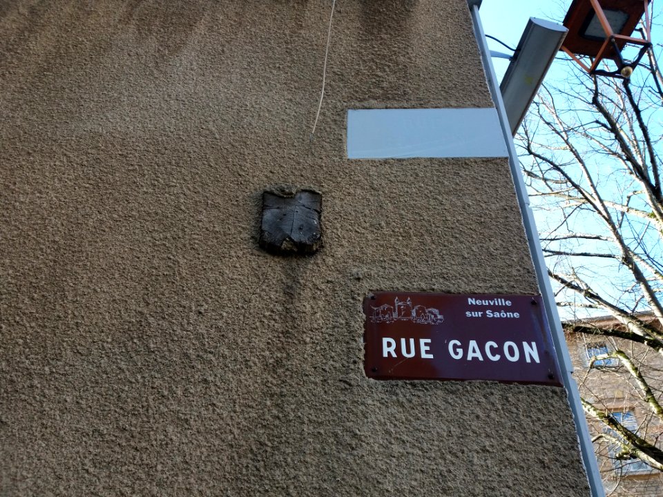 Neuville-sur-Saône - Rue Gacon - Plaques
