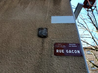 Neuville-sur-Saône - Rue Gacon - Plaques
