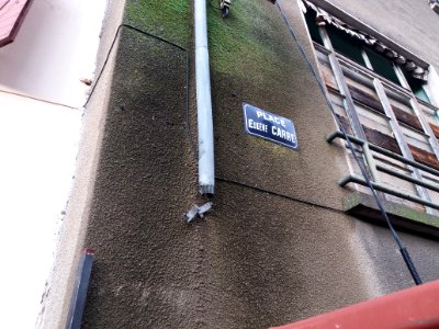 Neuville-sur-Saône - Place Eugène Carré - Plaque