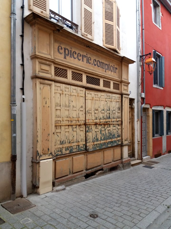Neuville-sur-Saône - Rue Ambroise Pauffert - Épicerie comptoir