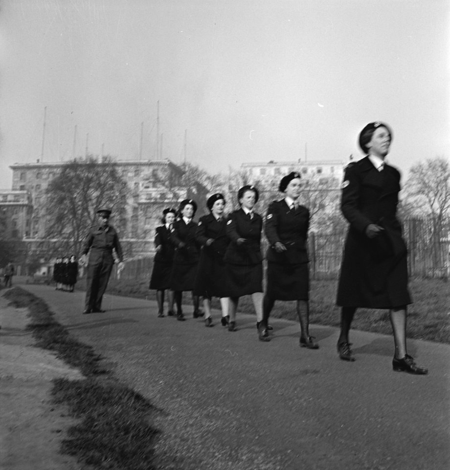 Netherland Women's Auxiliary Corps (Vrijwillig Vrouwen Hulpkorps VHK), Bestanddeelnr 935-3436