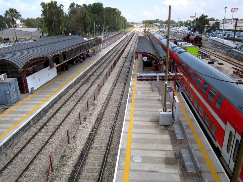 Netanya-Railway-Station-april-2015
