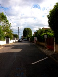 Neuville-sur-Saône - Rue Molière, vers le sud depuis la rue Bossuet