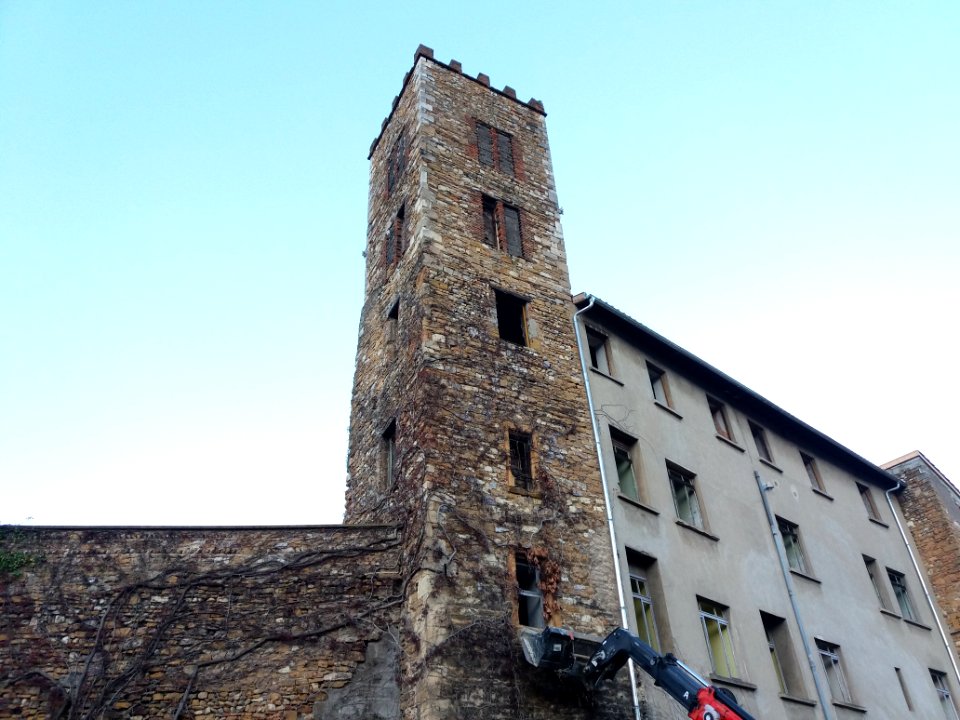 Neuville-sur-Saône - Rue de Vimy - Château de Vimy (5)