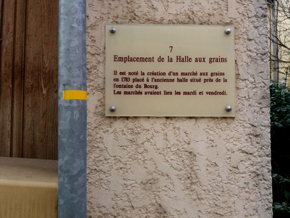 Neuville-sur-Saône - Rue de Biron - Plaque Emplacement de la Halle au grains