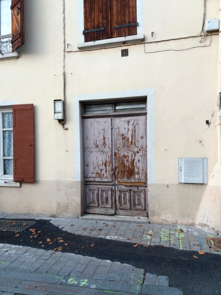 Neuville-sur-Saône - Rue de Vimy - Porte au numéro 1