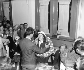 Nel Van Vliet gehuldigd in Hilversum, Bestanddeelnr 902-9063