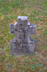 Nentershausen (Westerwald), Friedhof, Grabkreuze, links 2