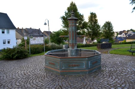 Nentershausen (Westerwald), Gusseiserner Brunnen