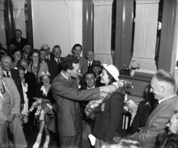 Nel Van Vliet gehuldigd in Hilversum, Bestanddeelnr 902-9064