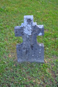 Nentershausen (Westerwald), Friedhof, Grabkreuze, rechts 3