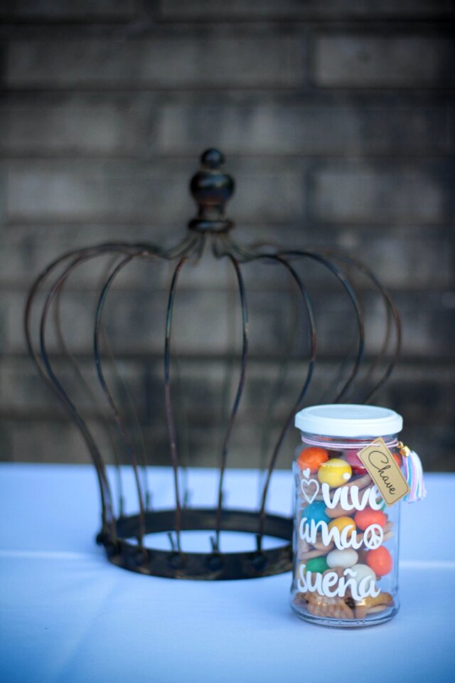 Crown queen candy bar