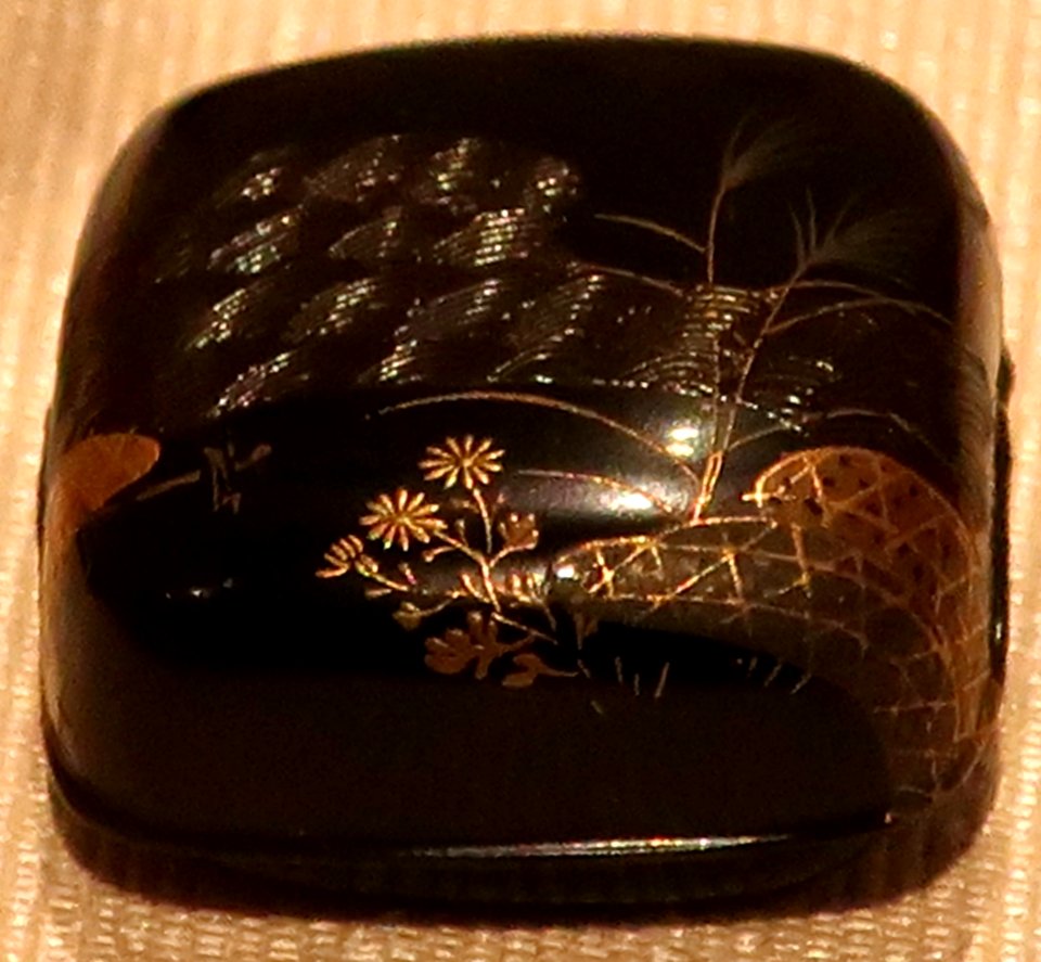 Netsuke with fence, grass and flower design by Shibata Zeshin, Honolulu Museum of Art