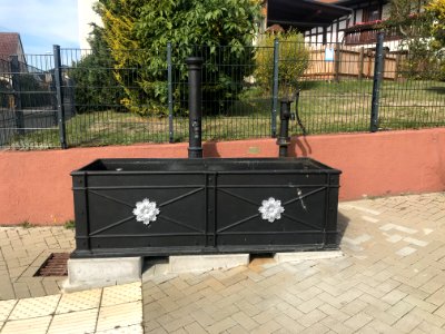 Neu-Anspach, Hausen, Neuer Brunnen