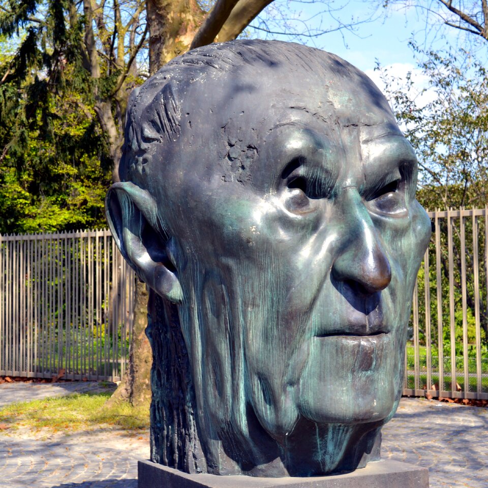 Sculpture history chancellor