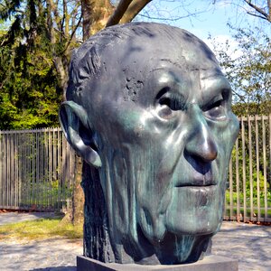 Sculpture history chancellor
