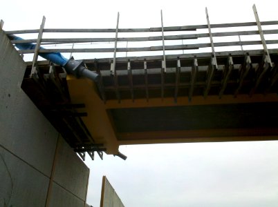 Neuseenbrücke über die B 2 zwischen Gaschwitz und Störmthal (Tragseilenden) 2017