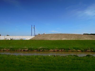 Neuseenbrücke über die B 2 zwischen Gaschwitz und Störmthal (Blick vom Pleiße-Radweg) 2017