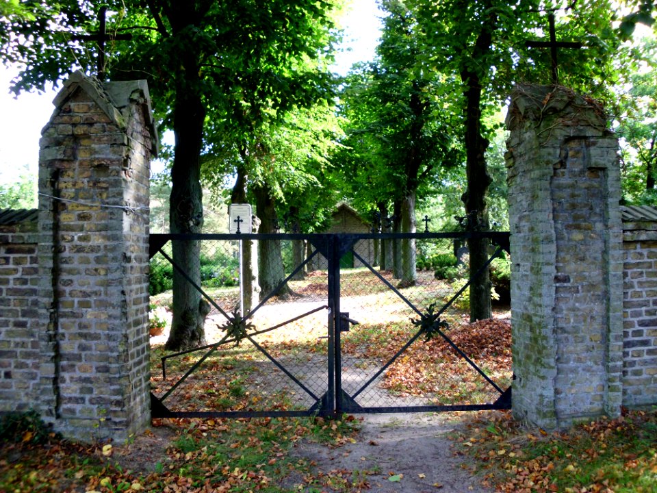 Neu Töplitz Friedhof 1
