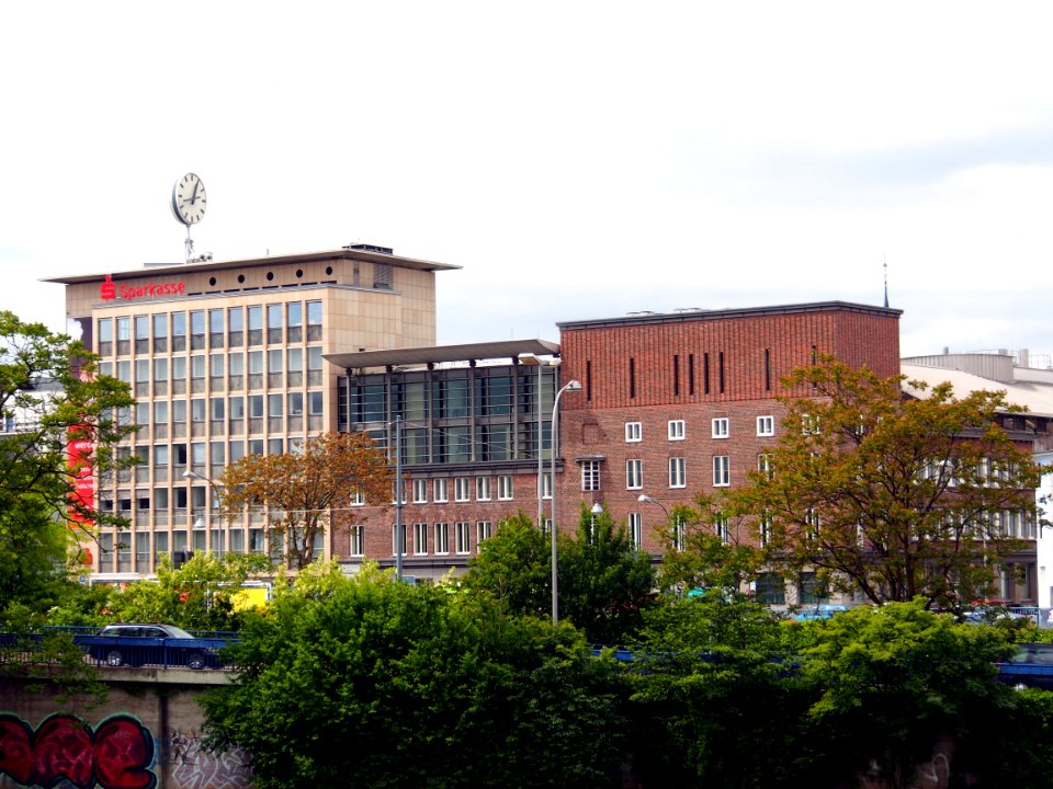 Neumarkt mit Sparkasse (Saarbrucken), bild2