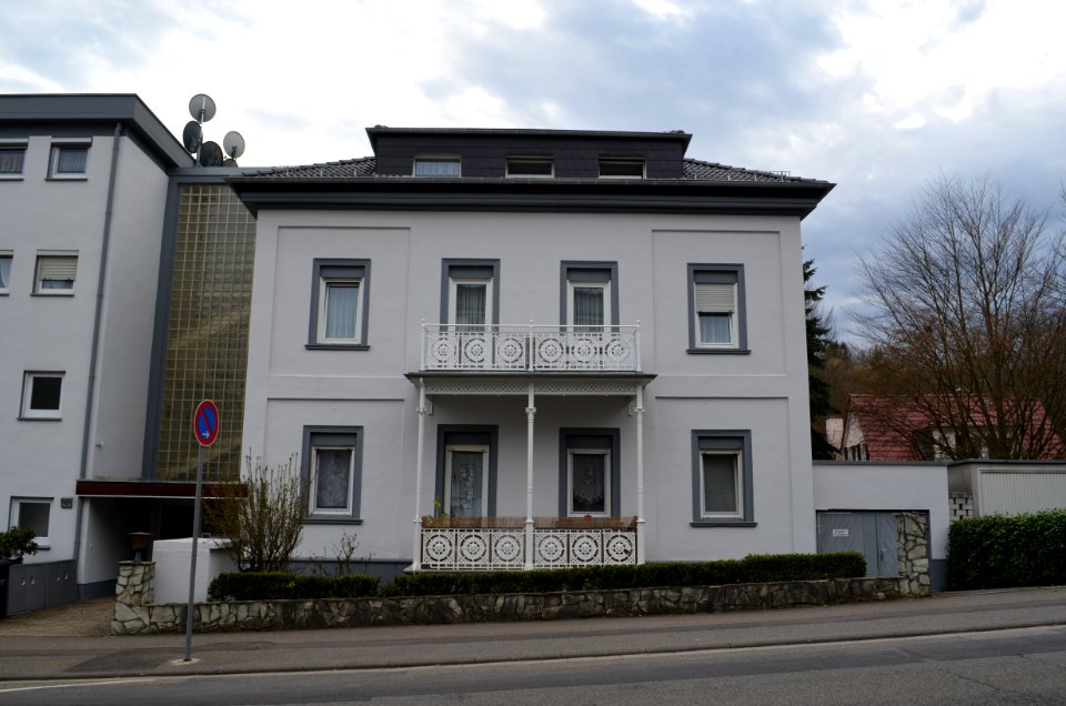 Neuenhain, Königsteiner Straße 127