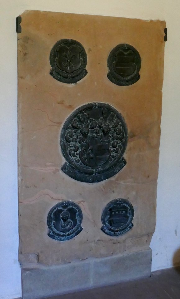 Neuenheerse - Kirche - Grabplatte Helene Korff genannt Schmising