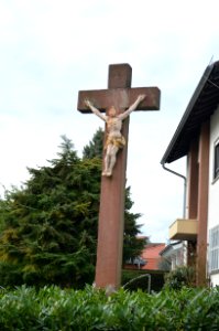 Neuenhain, Sandsteinkreuz Hauptstraße