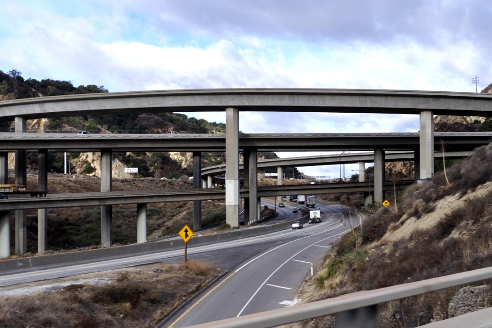 Newhall Pass Interchange from bypass 2016-11-28