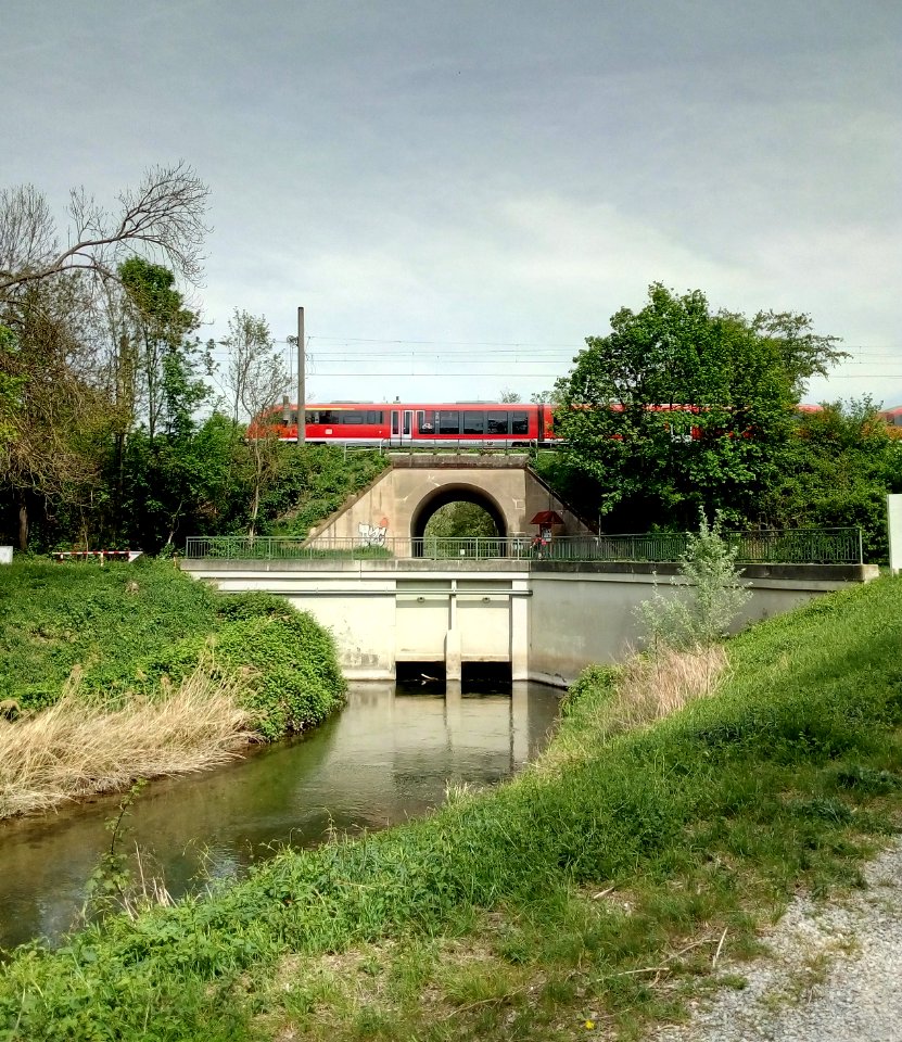 Neuer Federbach, Brücke Bahnstrecke Karlsruhe-Winden