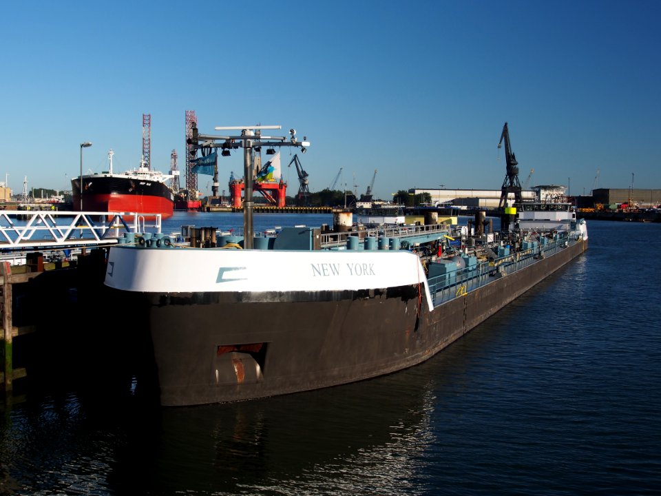 New York (ship, 2010), ENI 06105170, Welplaathaven, Port of Rotterdam pic1