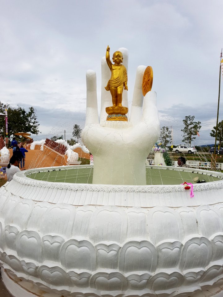 Newborn Buddha statue - Wat Hiranyawat - Chiang Rai - 2017-01-02 - 001