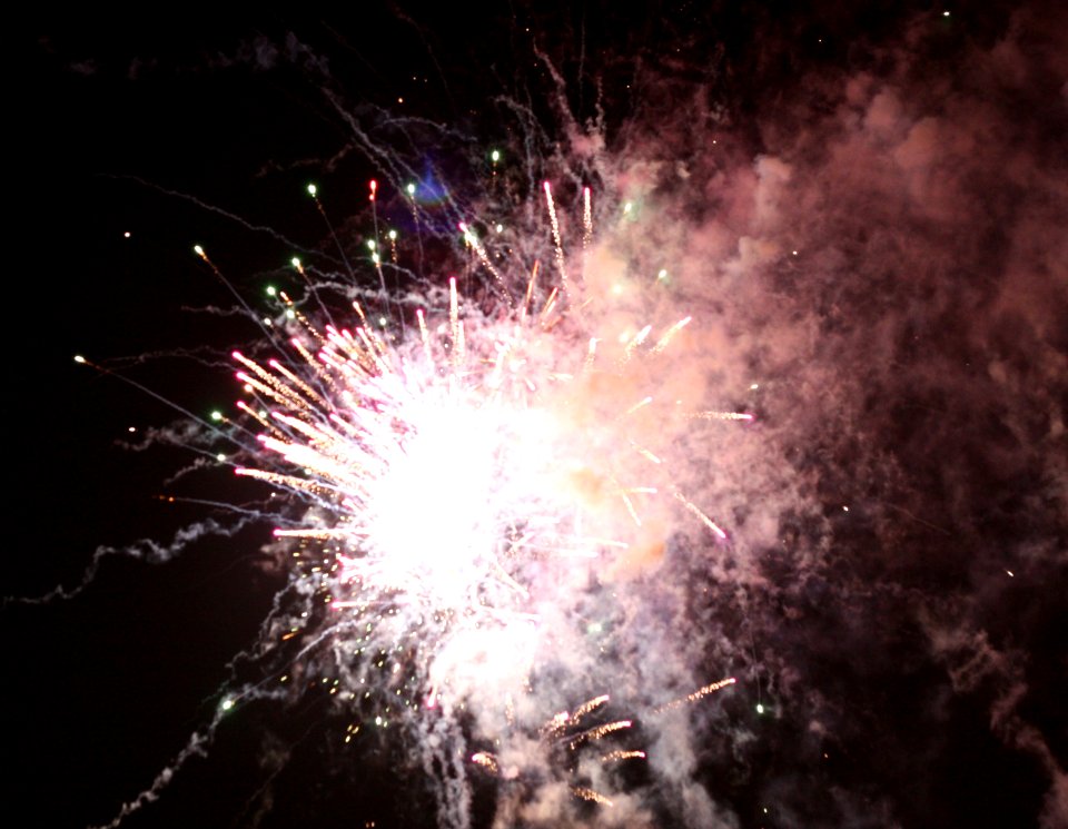 New Years Eve fireworks Oulu 20101231 05