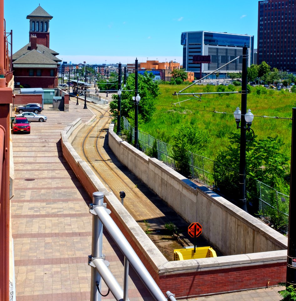 Newark Light Rail Broad St Station seen from NJ Transit Broad Street platform 