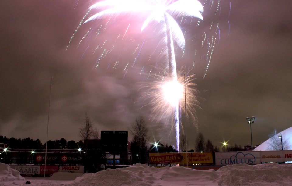 New Years Eve fireworks Oulu 20121231 05